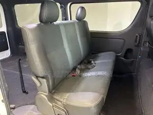 Toyota HiAce 2021 White