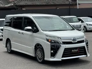 Toyota Voxy 2021 Pearl