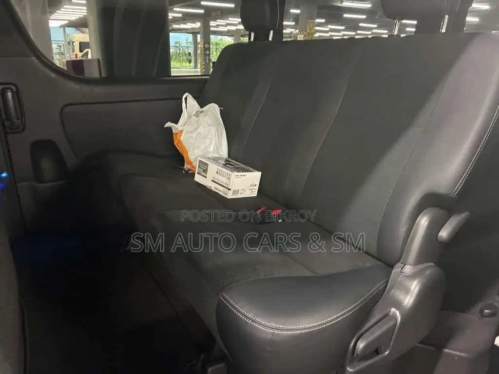 Toyota HiAce 2021 Black