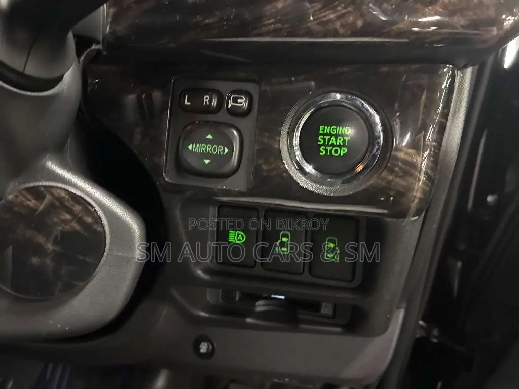 Toyota HiAce 2021 Black