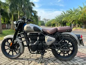 Royal Enfield Classic 350 2025 Gray