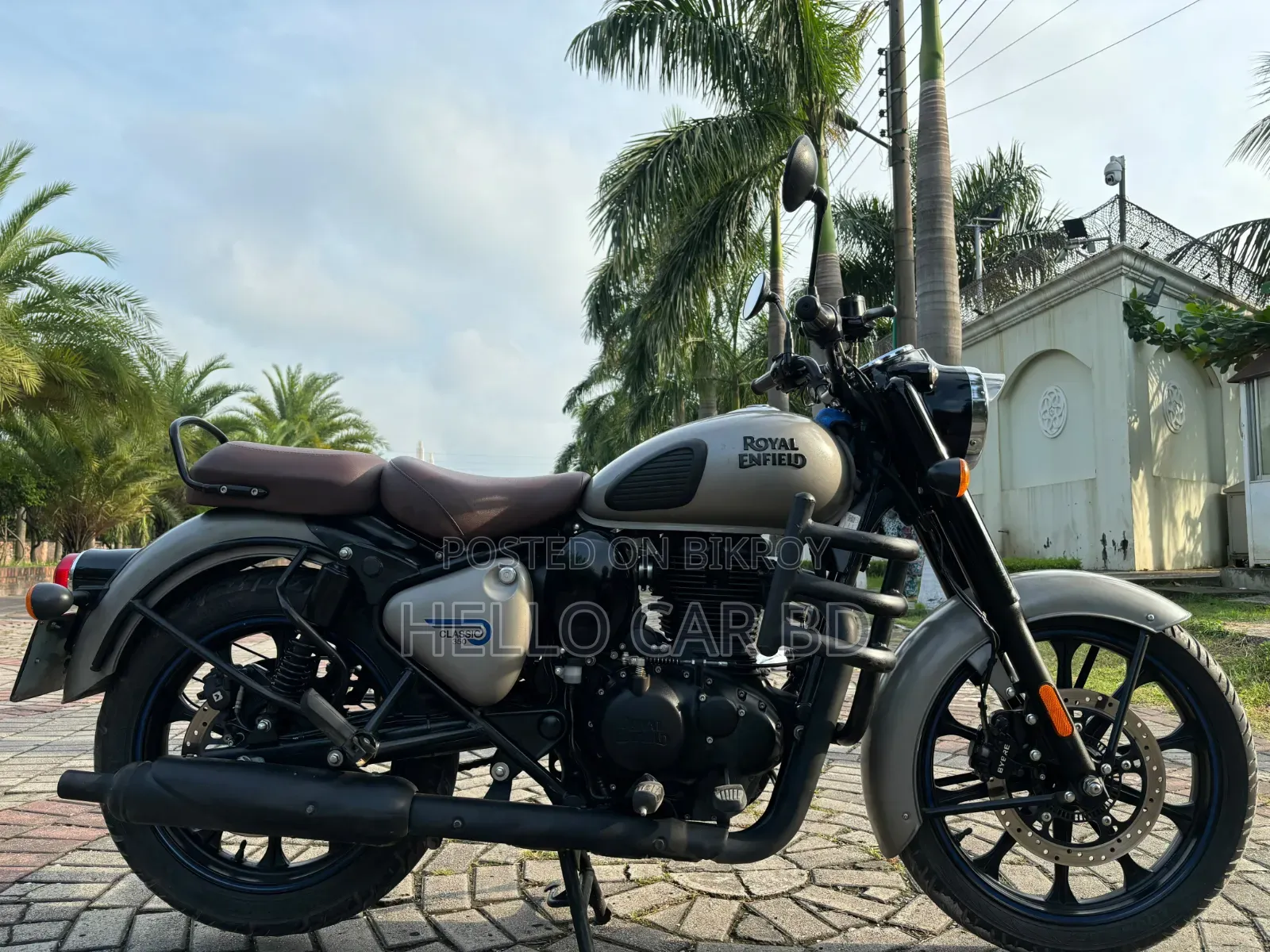 Royal Enfield Classic 350 2025 Gray