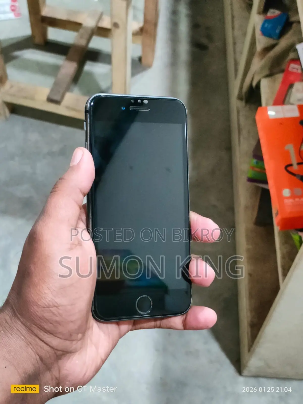 অ্যাপল আইফোন ৮ ৬৪ জিবি ব্ল্যাক