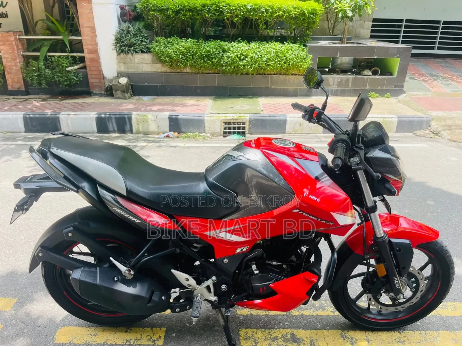Hero Thriller 160R Refresh 2022 Red