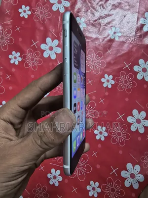 অ্যাপল আইফোন এসই (২০২২) ৬৪ জিবি হোয়াইট