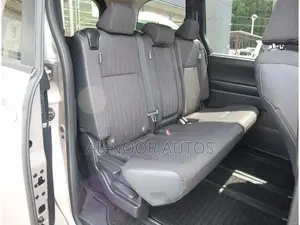 Toyota Noah 2022 Gold
