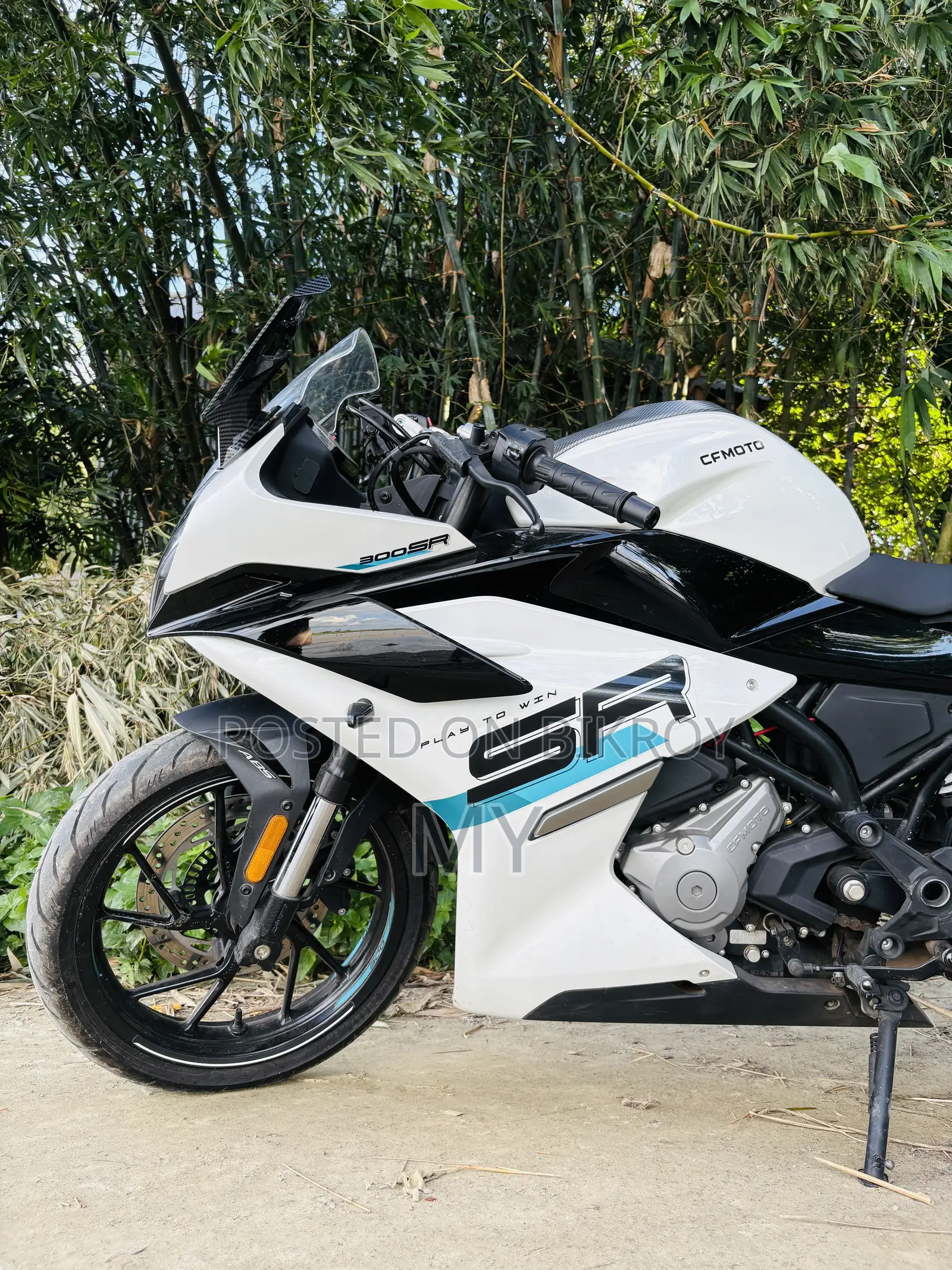 New CFMoto 300SR 2025 White