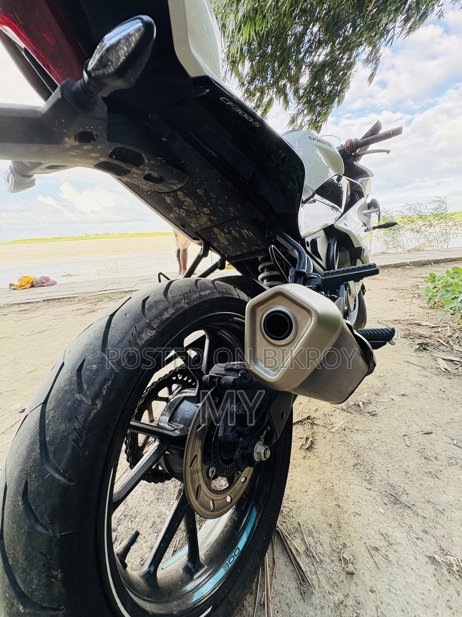 New CFMoto 300SR 2025 White