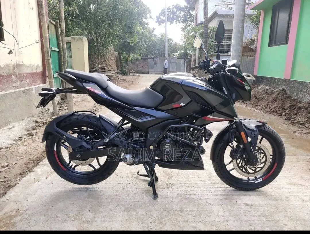 Bajaj Pulsar N160 2023 Orange