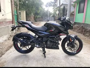 Bajaj Pulsar N160 2023 Orange