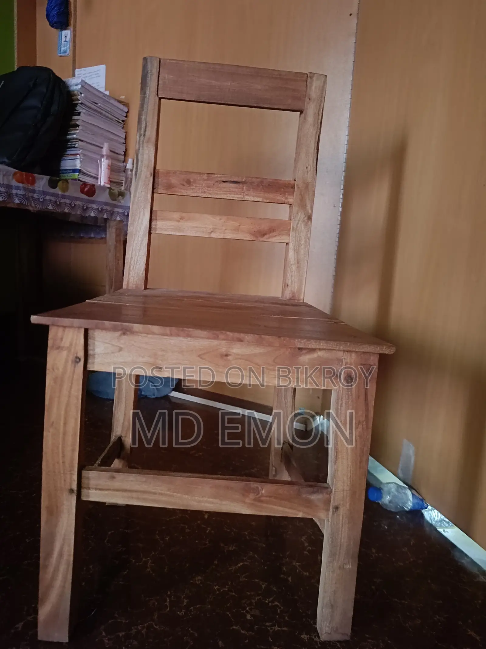 2 Chair and 1 Table for Sell
