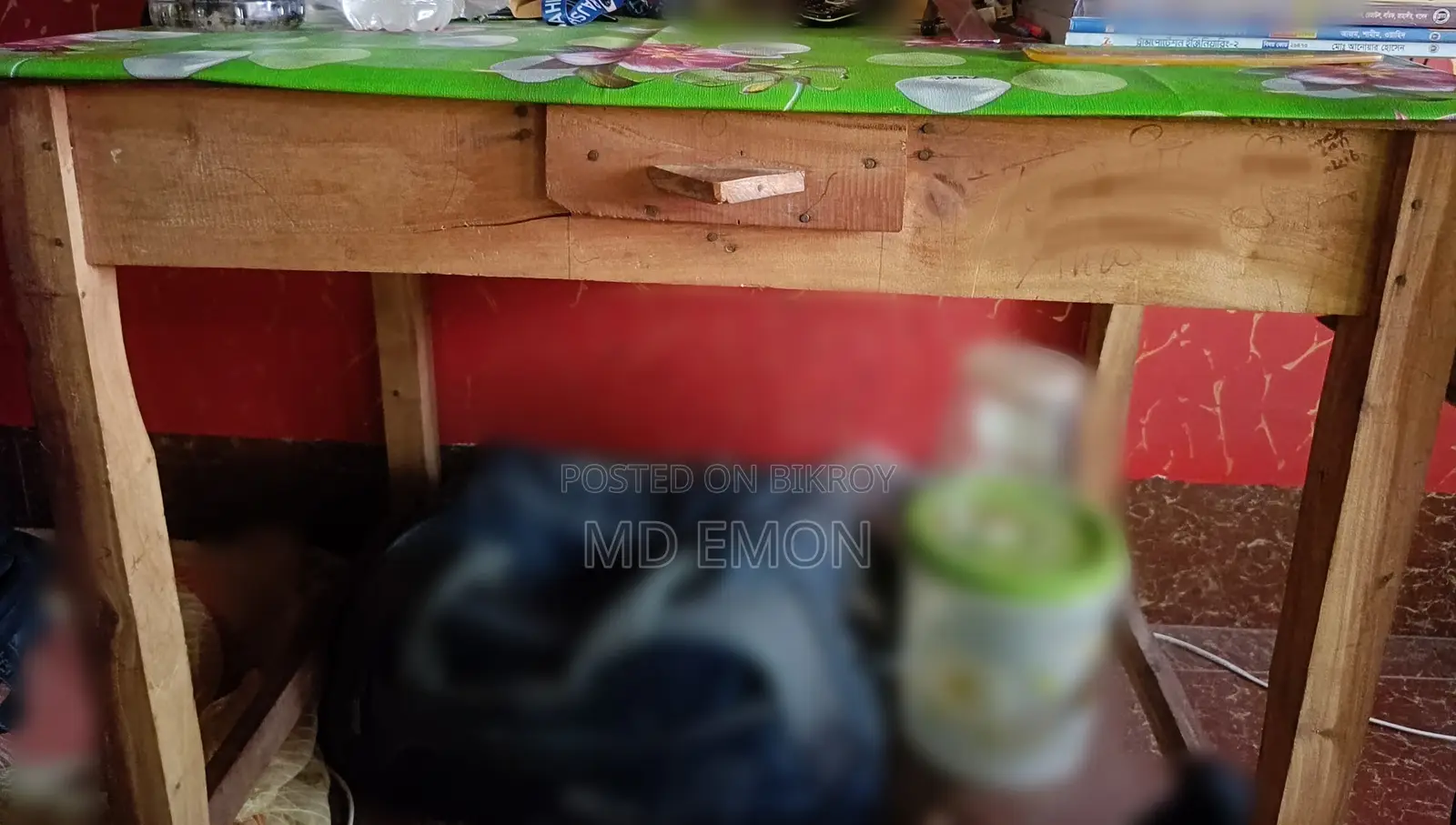 2 Chair and 1 Table for Sell