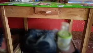 2 Chair and 1 Table for Sell