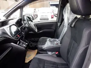 Toyota Noah 2020 Pearl
