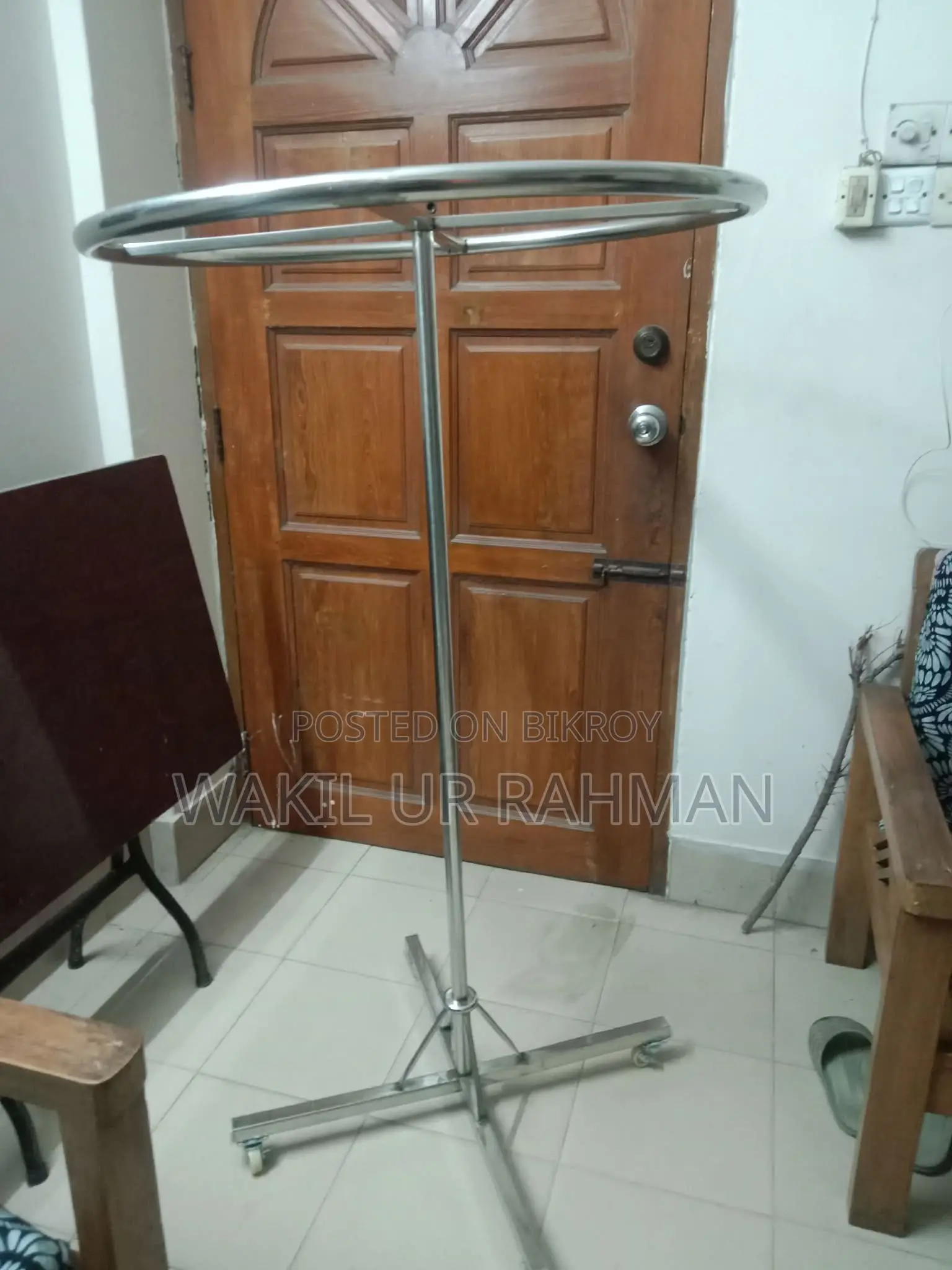 পোশাকের Stand