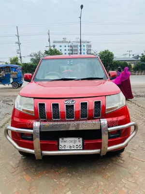 মহিন্দ্রা স্করপিও ২০১৭ লাল