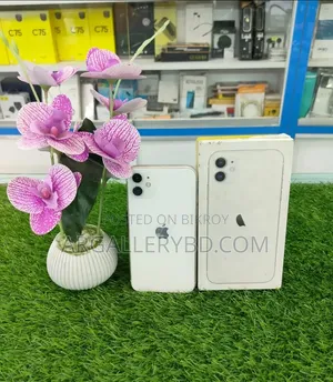 Apple iPhone 11 64 GB White