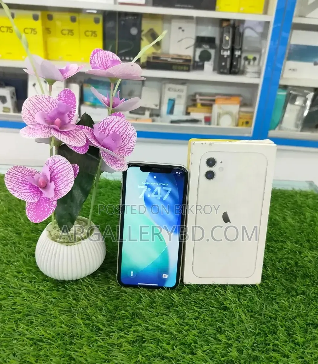 Apple iPhone 11 64 GB White