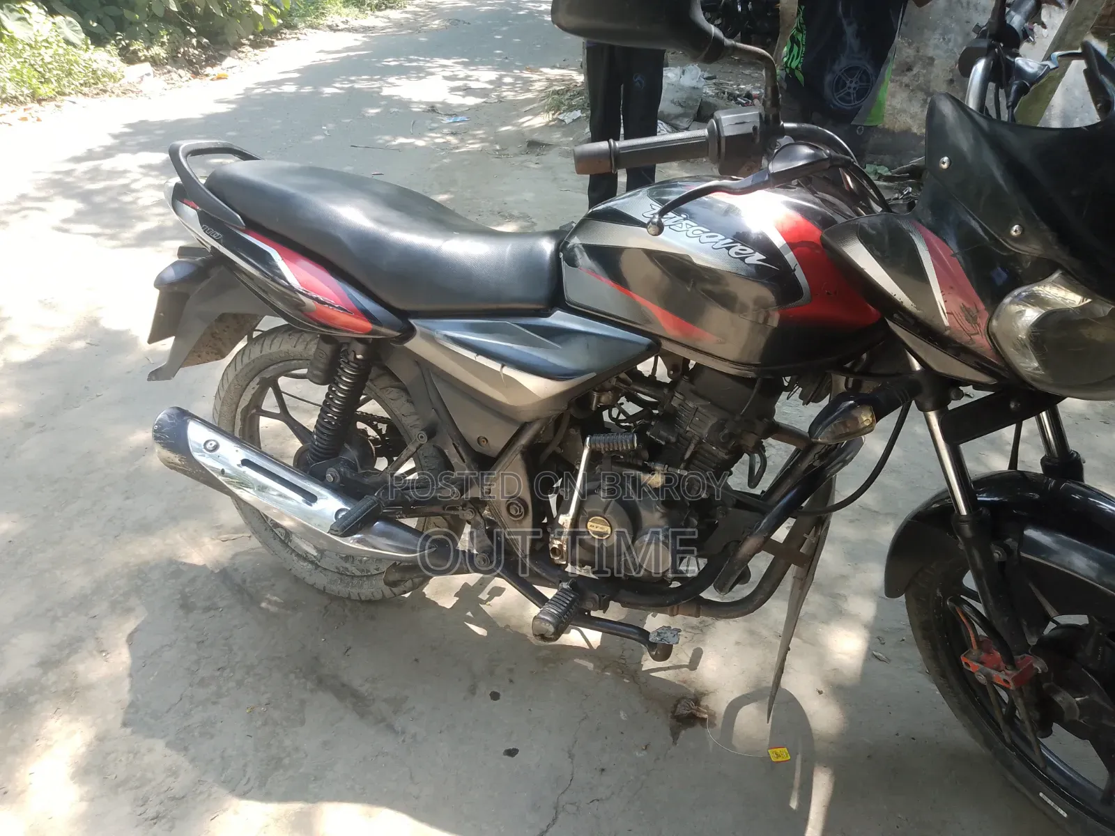 বাজাজ ডিসকভার ১১০ ২০১৮ কালো
