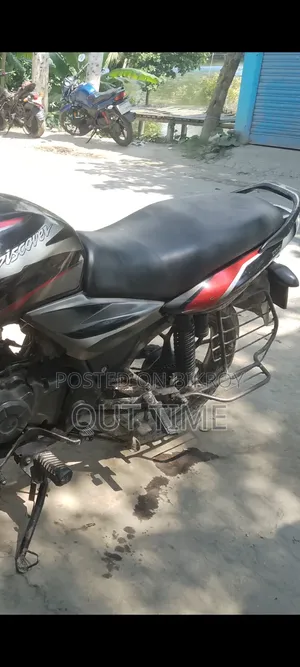 বাজাজ ডিসকভার ১১০ ২০১৮ কালো