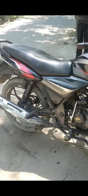 বাজাজ ডিসকভার ১১০ ২০১৮ কালো