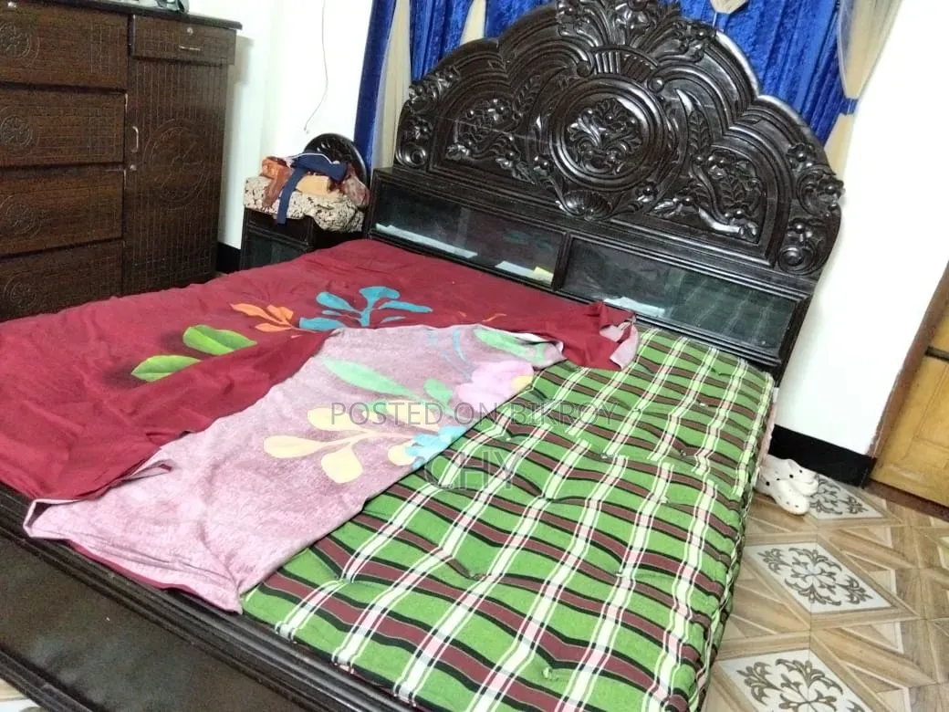 Large Size Teak Wood Bed