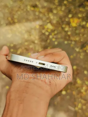 অ্যাপল আইফোন ১৩ ১২৮ জিবি হোয়াইট