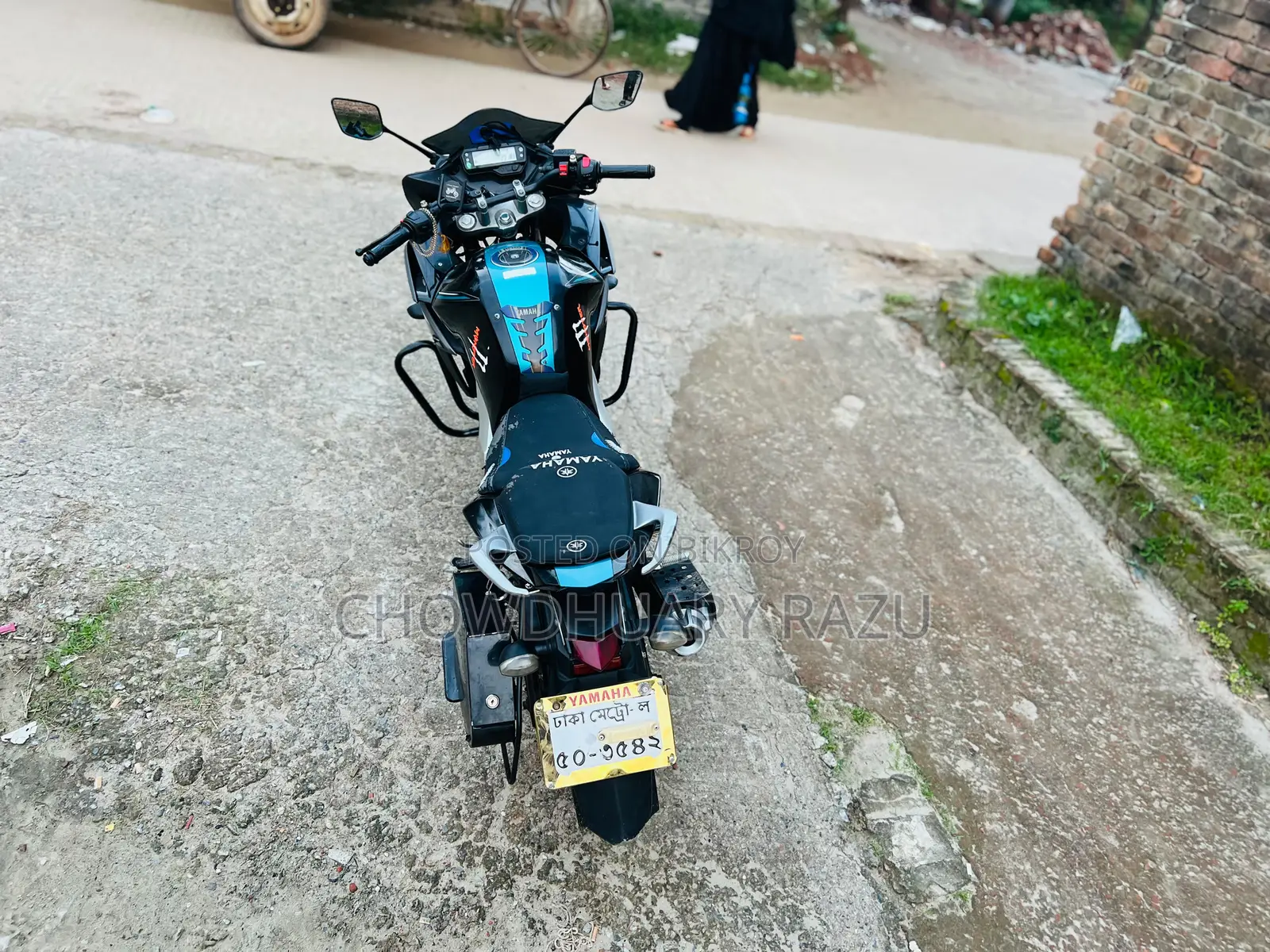 ইয়ামাহা এফজেডএস ভি২ ২০১৯ কালো