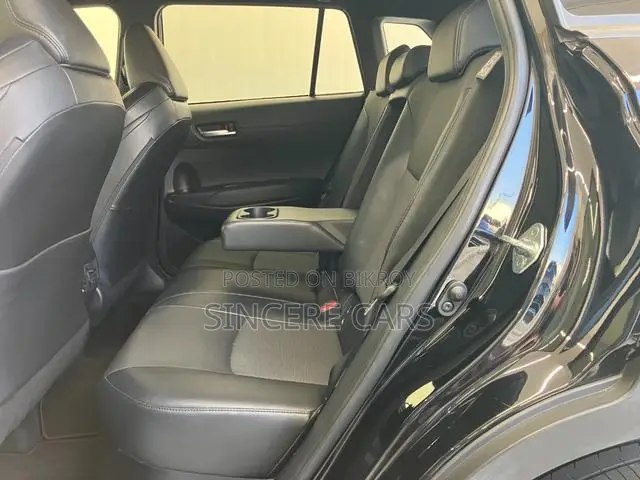 টয়োটা করোলা ক্রস ২০২১ কালো