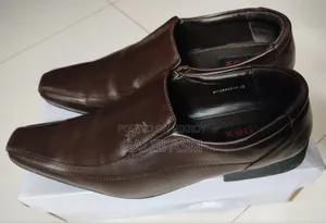 Apex shoes size 44