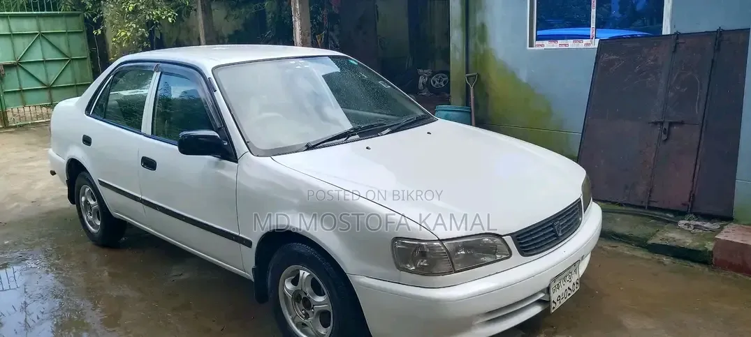 New Toyota Corolla Sedan 1999 White