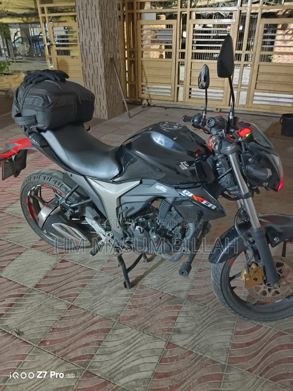 সুজুকি জিক্সার ২০২২ কালো