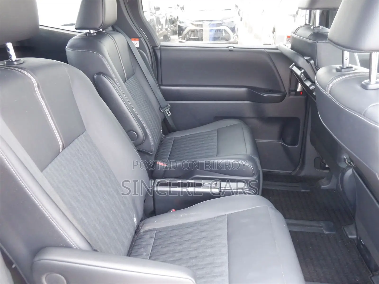 Toyota Noah 2023 Pearl