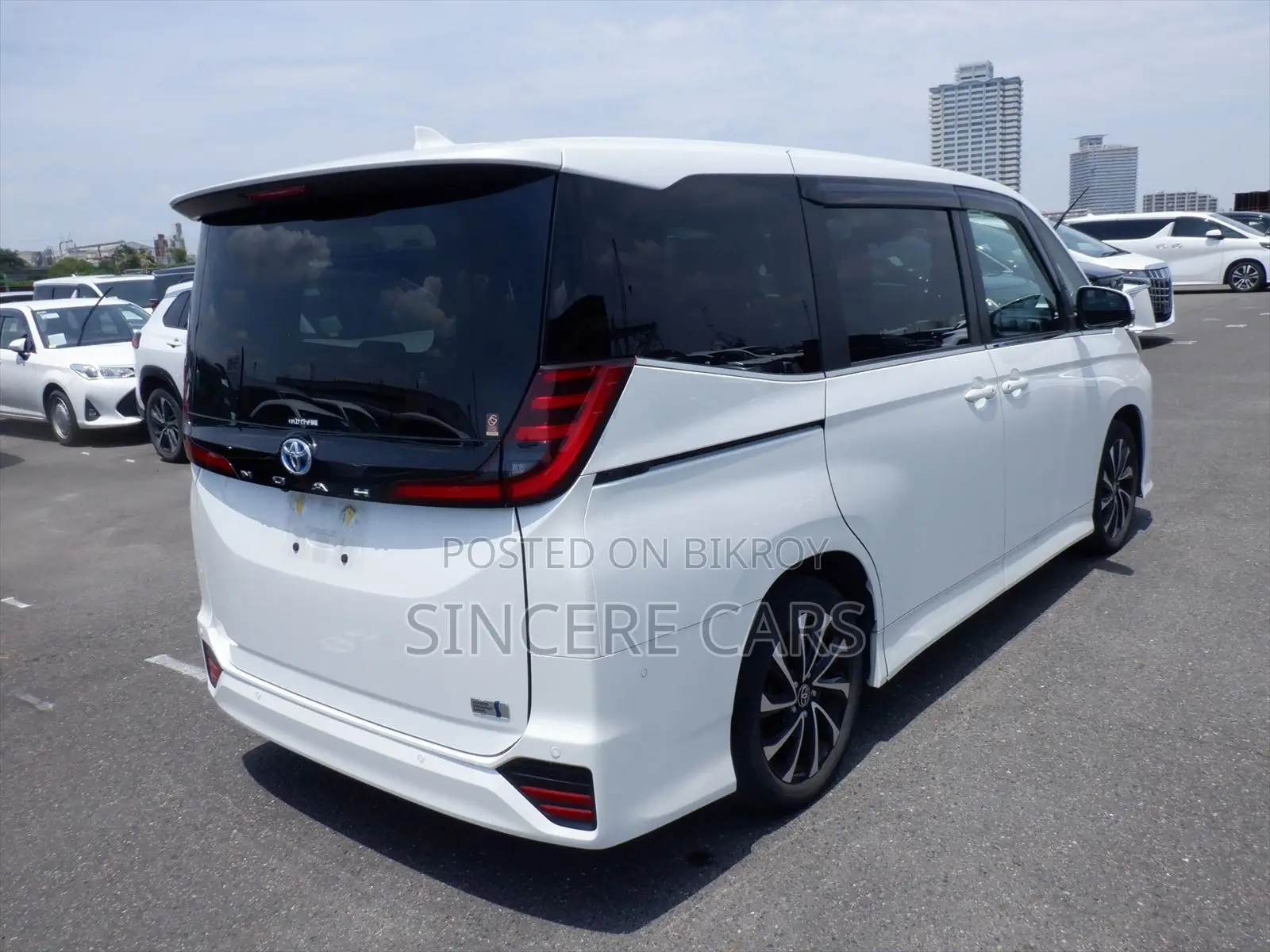 Toyota Noah 2023 Pearl