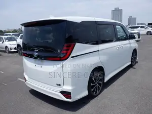 Toyota Noah 2023 Pearl
