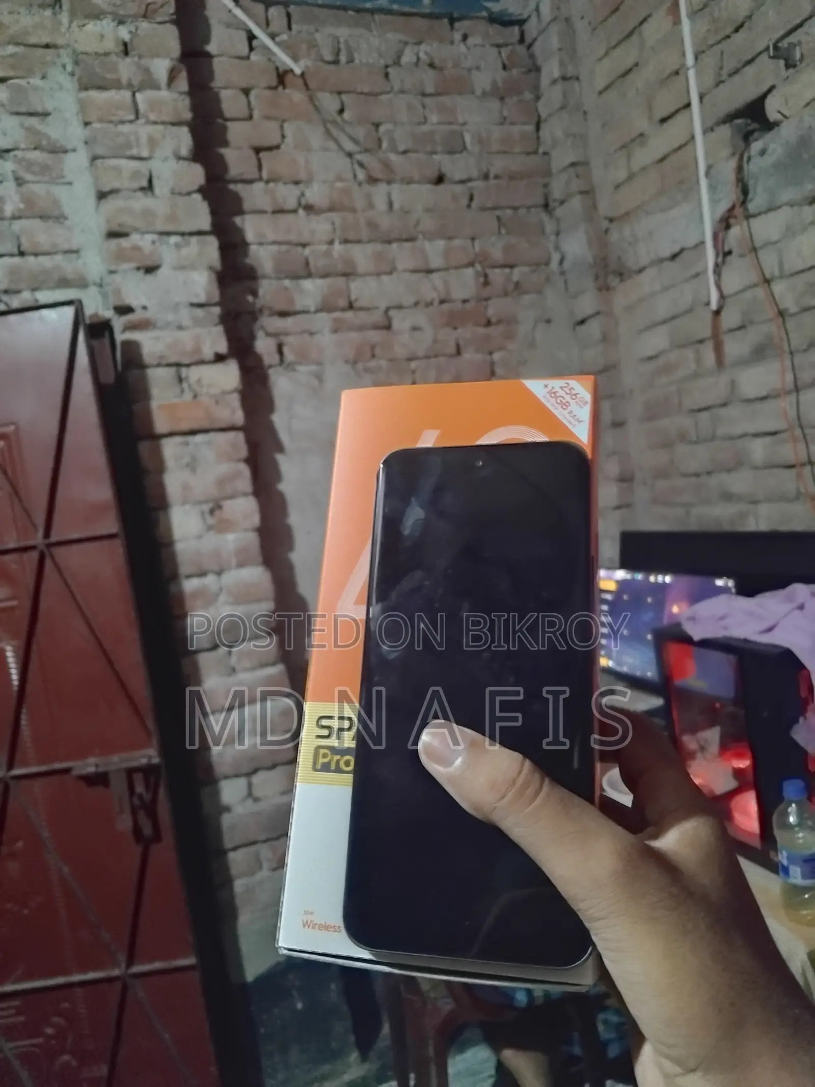 নতুন টেকনো স্পার্ক ৪০ প্রো+ ২৫৬ জিবি সিলভার