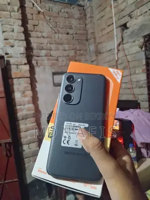 নতুন টেকনো স্পার্ক ৪০ প্রো+ ২৫৬ জিবি সিলভার