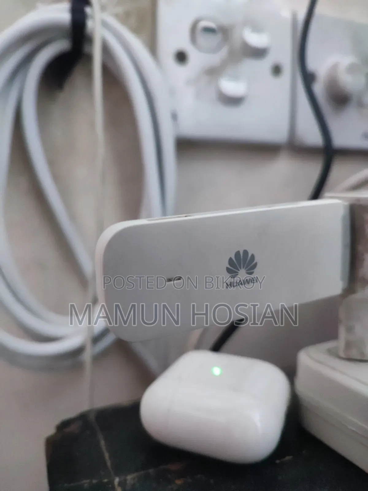 Huawei E8372 LTE Wi-Fi USB Stick Modem