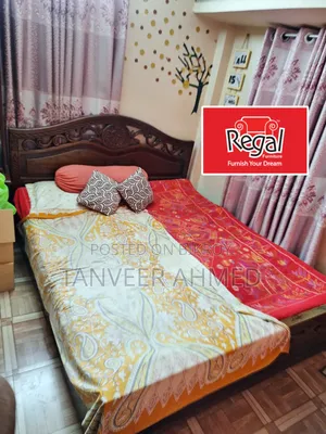 Queen Size Bed (6×7) Regal