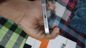 অ্যাপল আইফোন ১৩ ১২৮ জিবি হোয়াইট