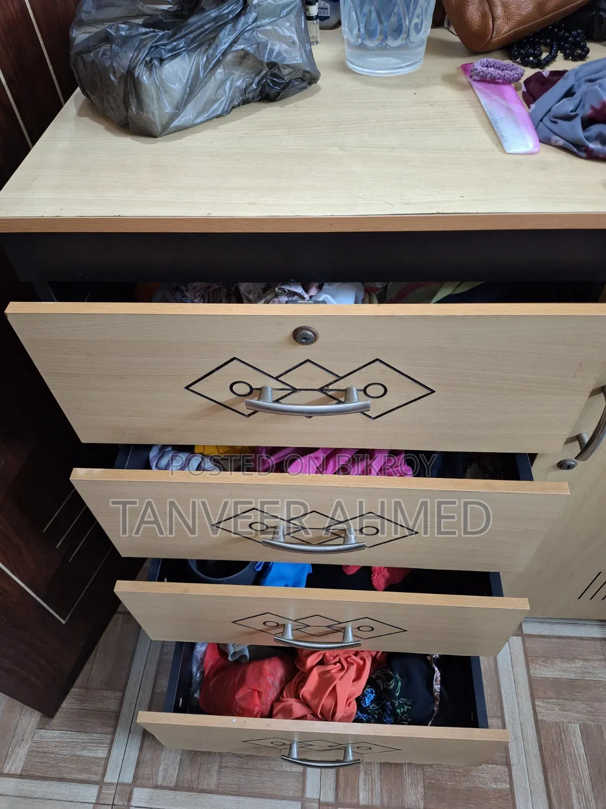 Regal Wardrobe (5x4)