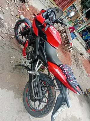 বাজাজ পালসার ১৫০ ২০১৬ রেড