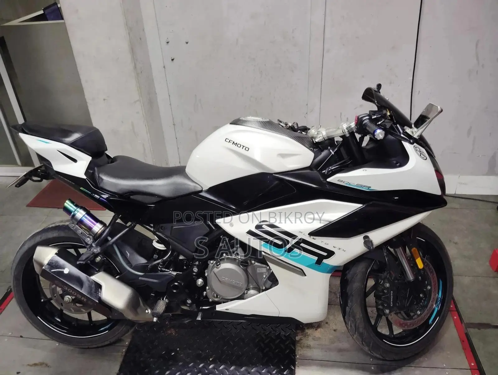 CFMoto 300SR 2025 White