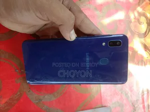 Samsung Galaxy A20 32 GB Blue