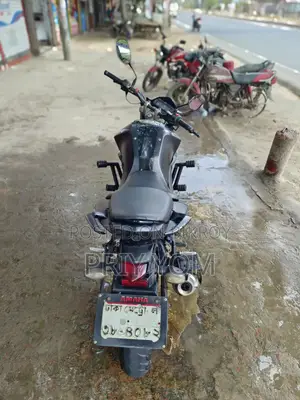ইয়ামাহা এফজেডএস ভি২ ২০১৮ ব্ল্যাক