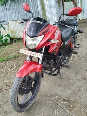 Hero Glamour 2018 Red