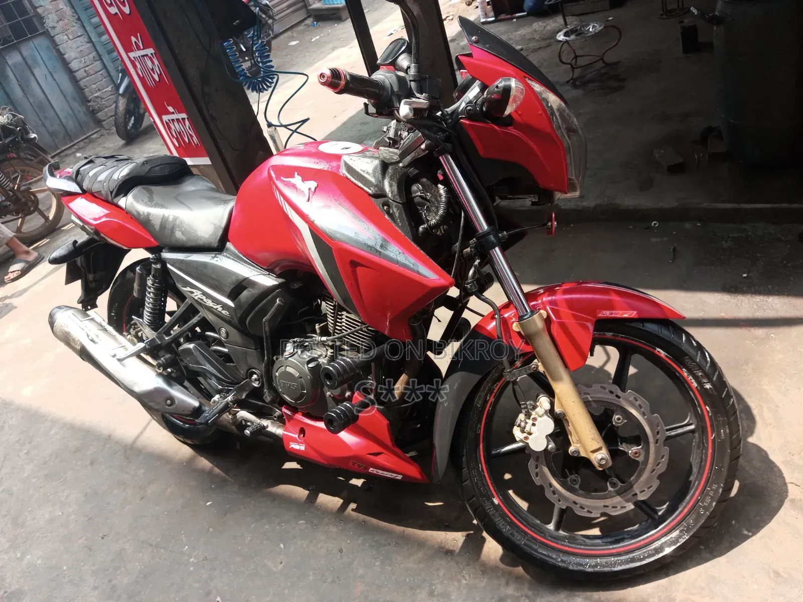 TVS Apache RTR 160 2V 2018 Red