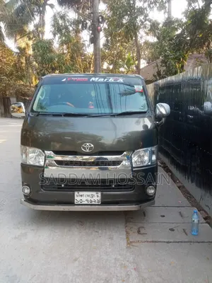 টয়োটা হাইএচ ২০০৫ কালো