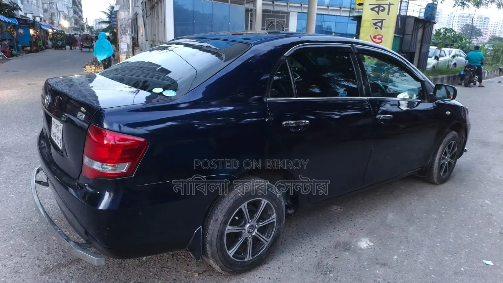 টয়োটা অ্যাক্সিও ২০১১ নীল
