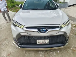 টয়োটা করোল্লা ক্রস ২০২২ পার্ল